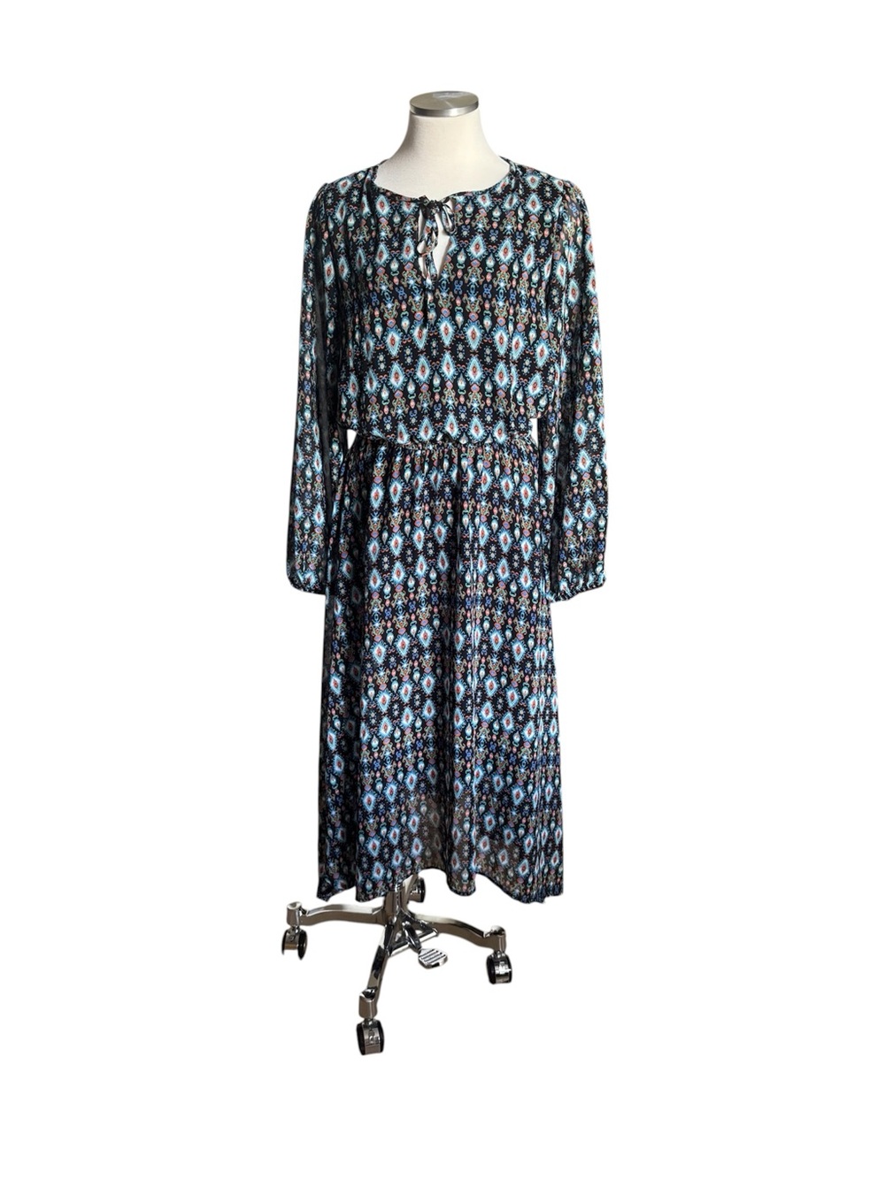 Elegant Long Sleeve Patterned Dress